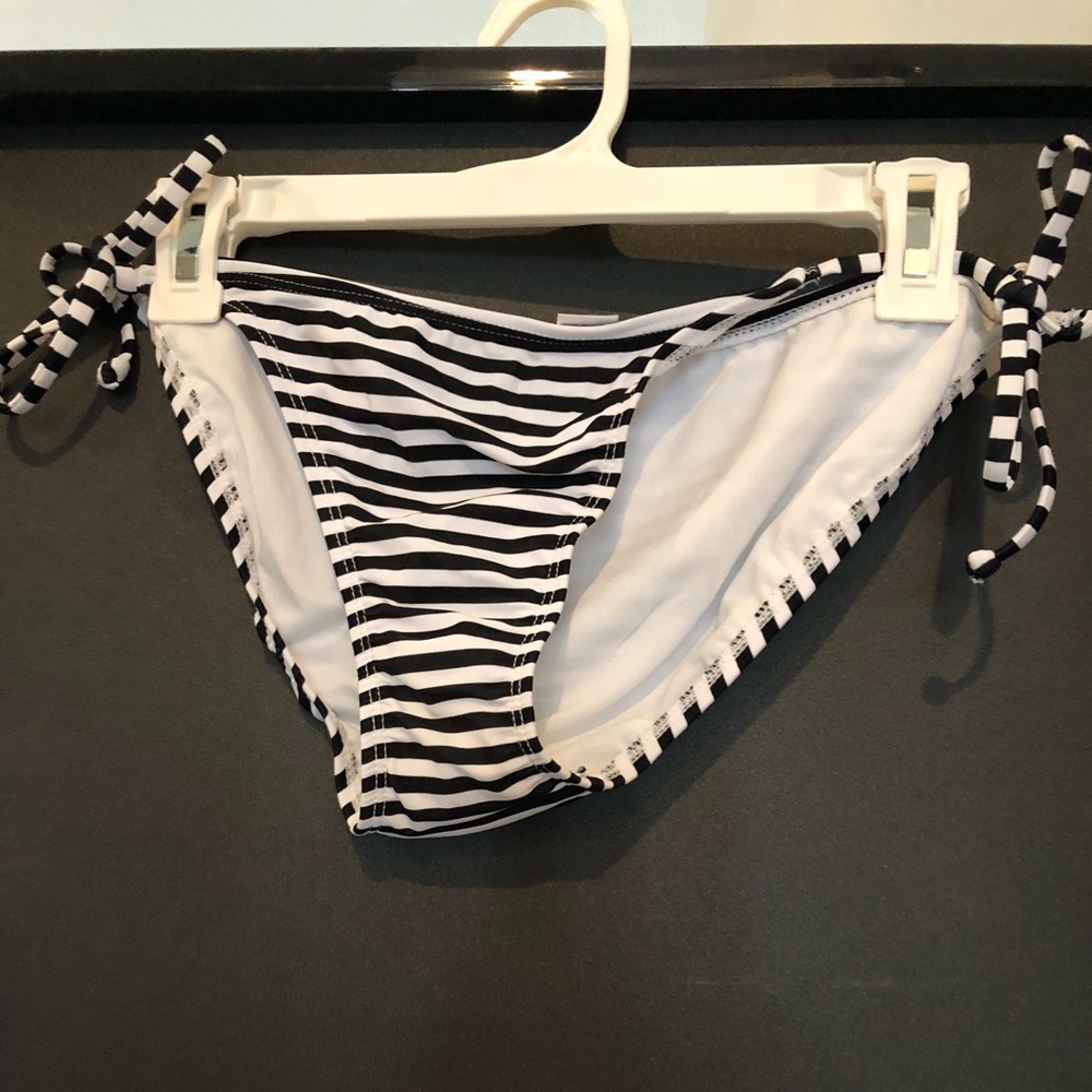 Tied sides Black and white striped bikini bottoms